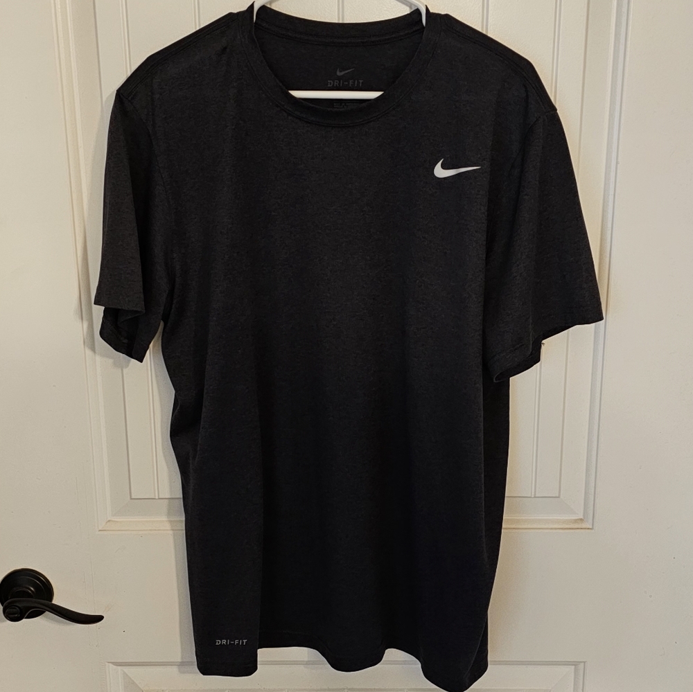 Nike Men's Dark Grey T-Shirt